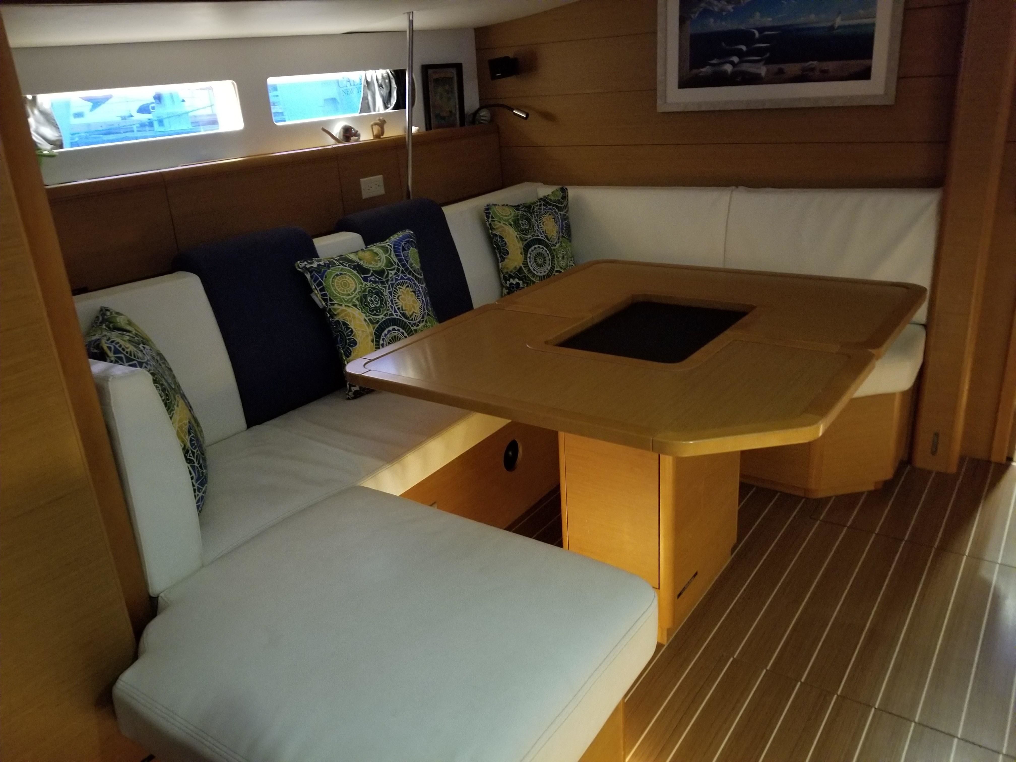 Jeanneau 469 | Silver Girl