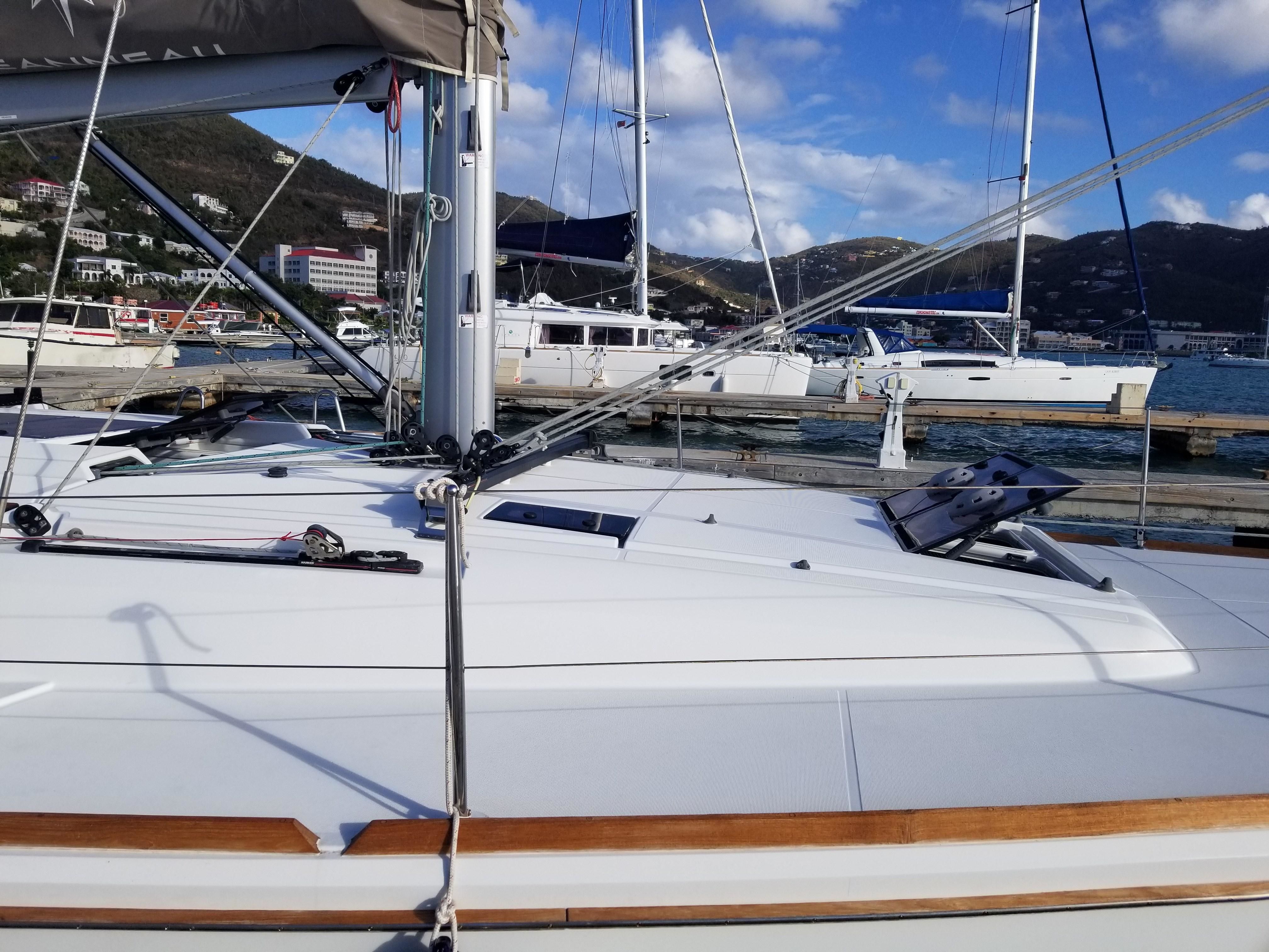 Jeanneau 469 | Silver Girl