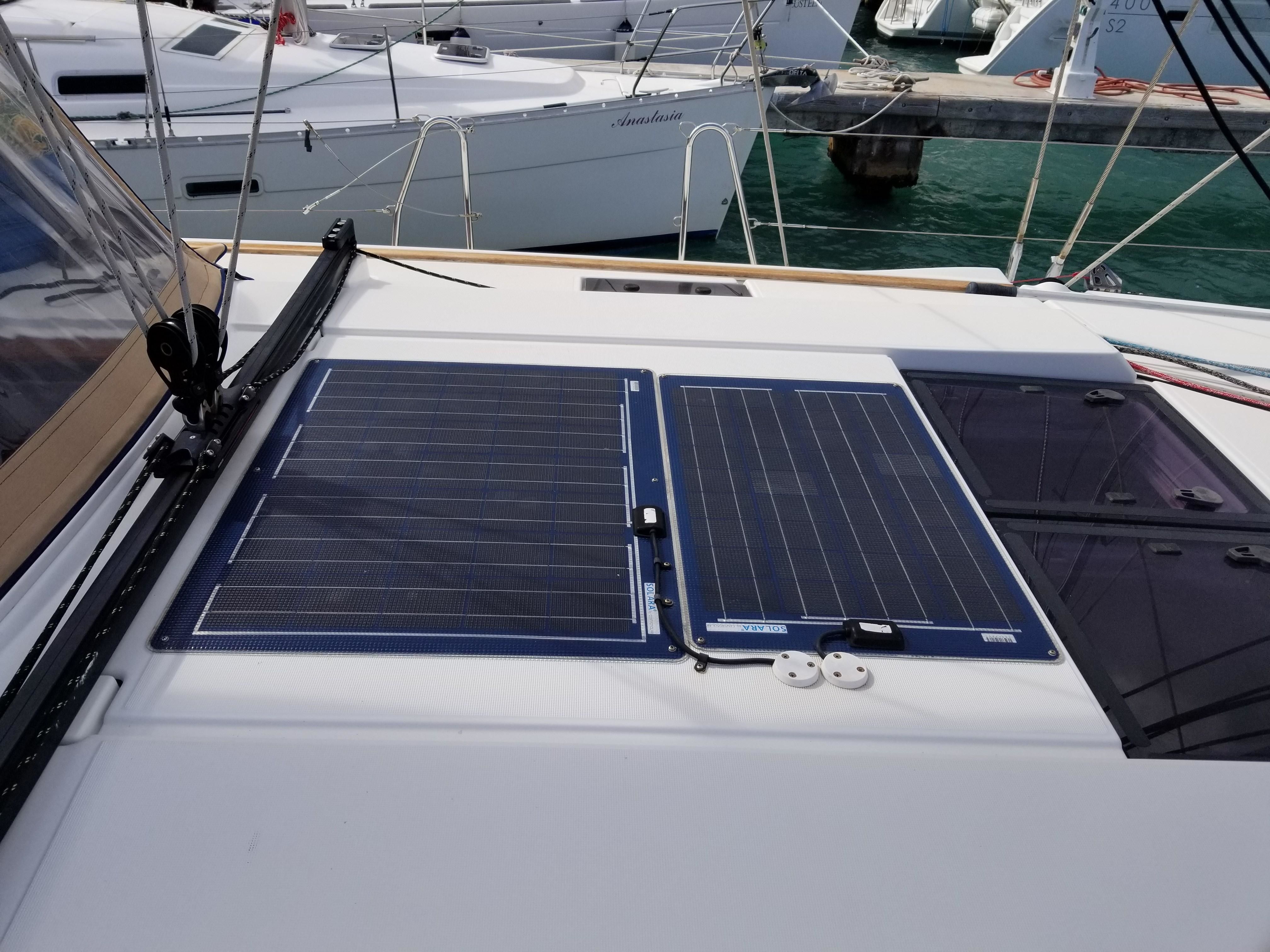 Jeanneau 469 | Silver Girl