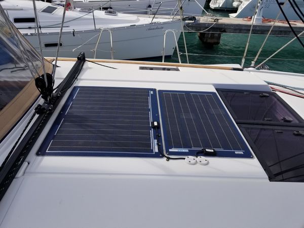 Jeanneau 469 | Silver Girl