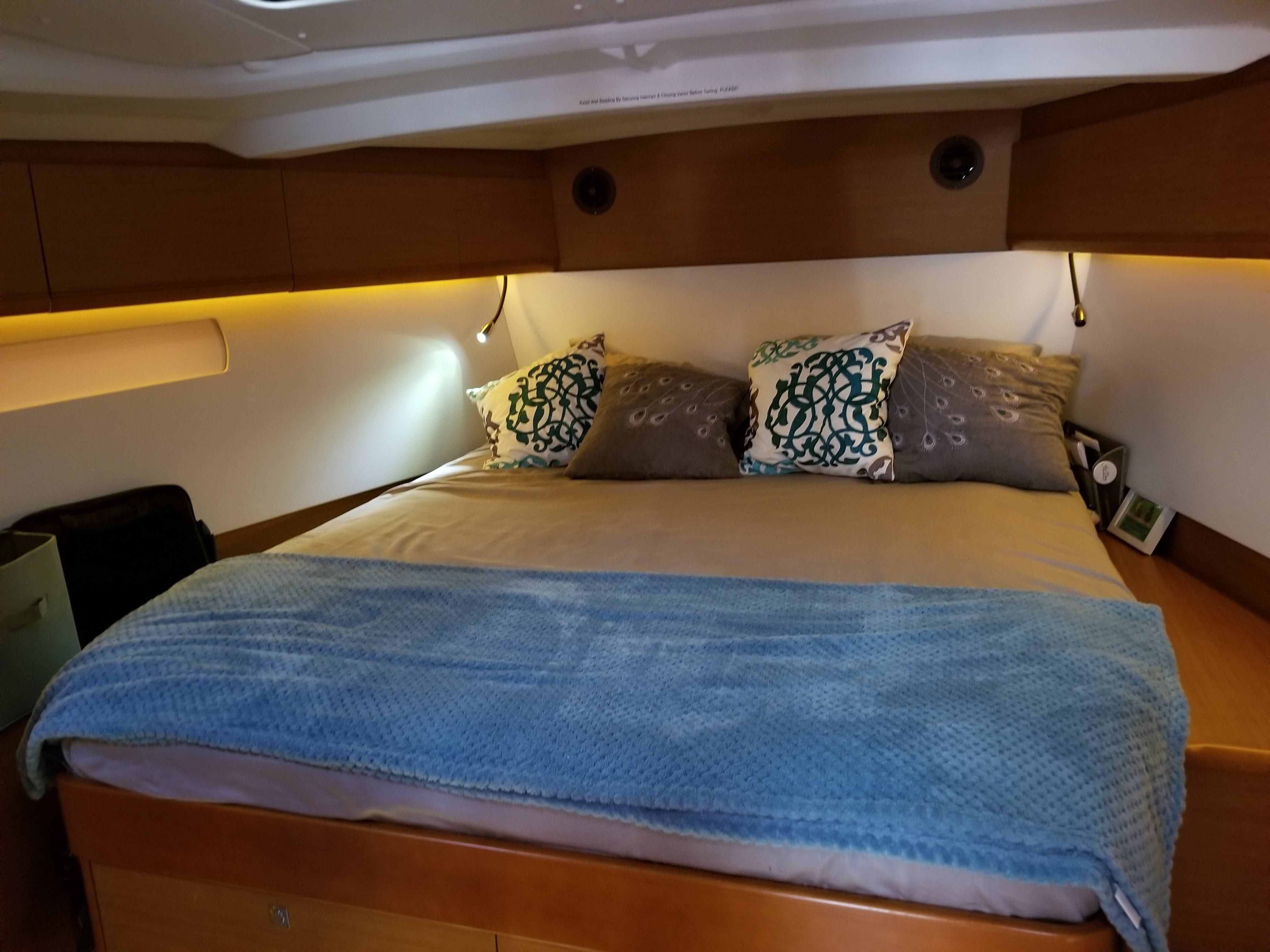 Jeanneau 469 | Silver Girl