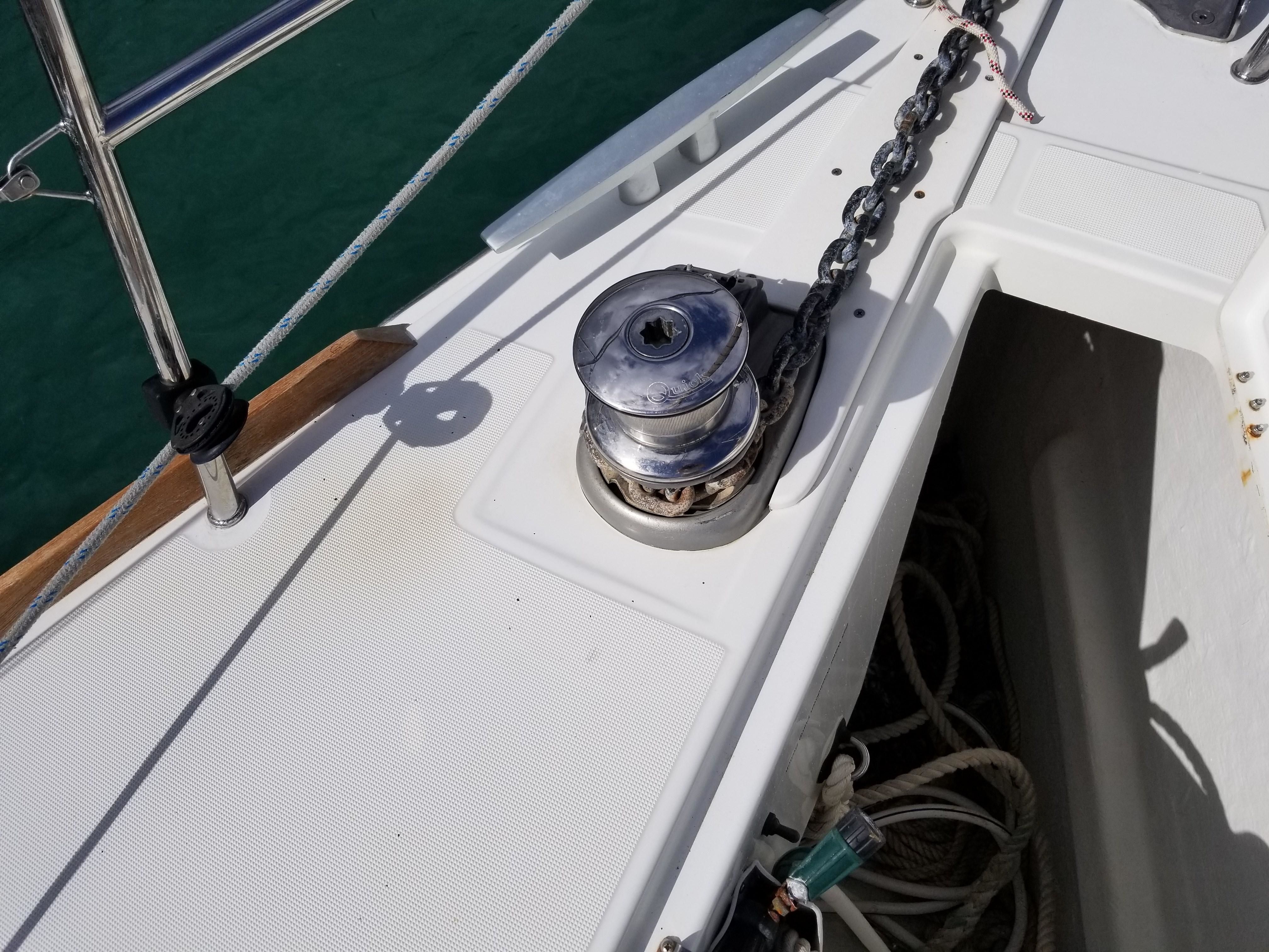 Jeanneau 469 | Silver Girl