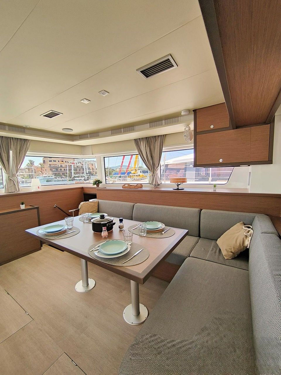 Lagoon 52 F | Zanzibar