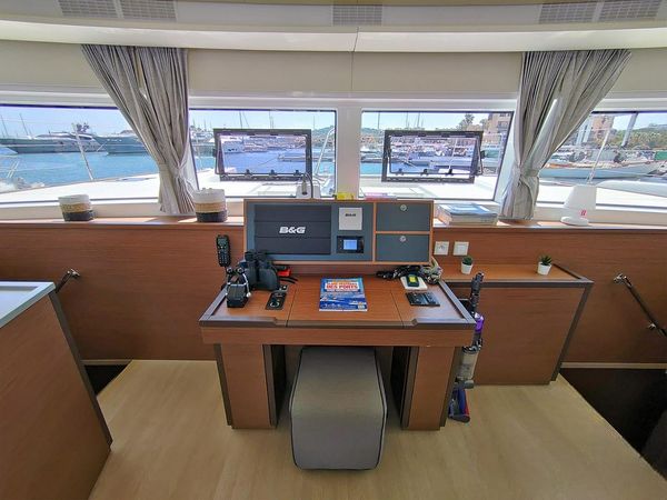 Lagoon 52 F | Zanzibar