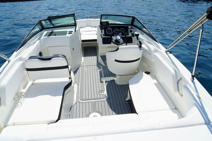 Sea Ray 210 | Black Diamond 2