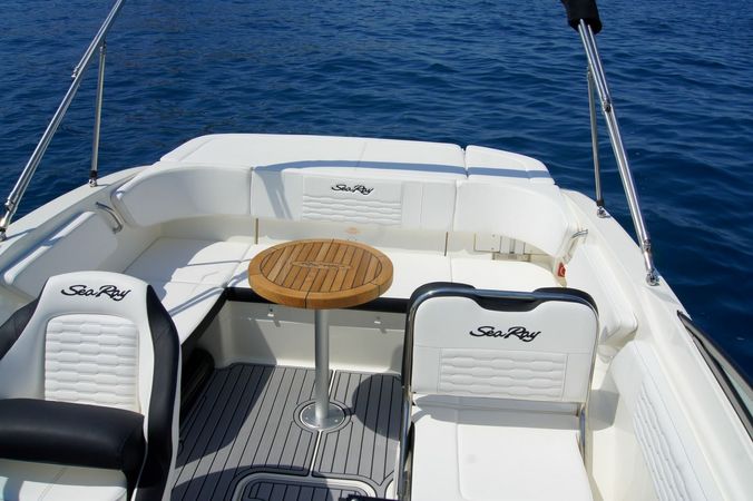 Sea Ray 210 | Black Diamond 2