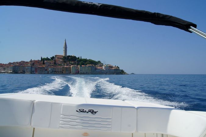 Sea Ray 210 | Black Diamond 2