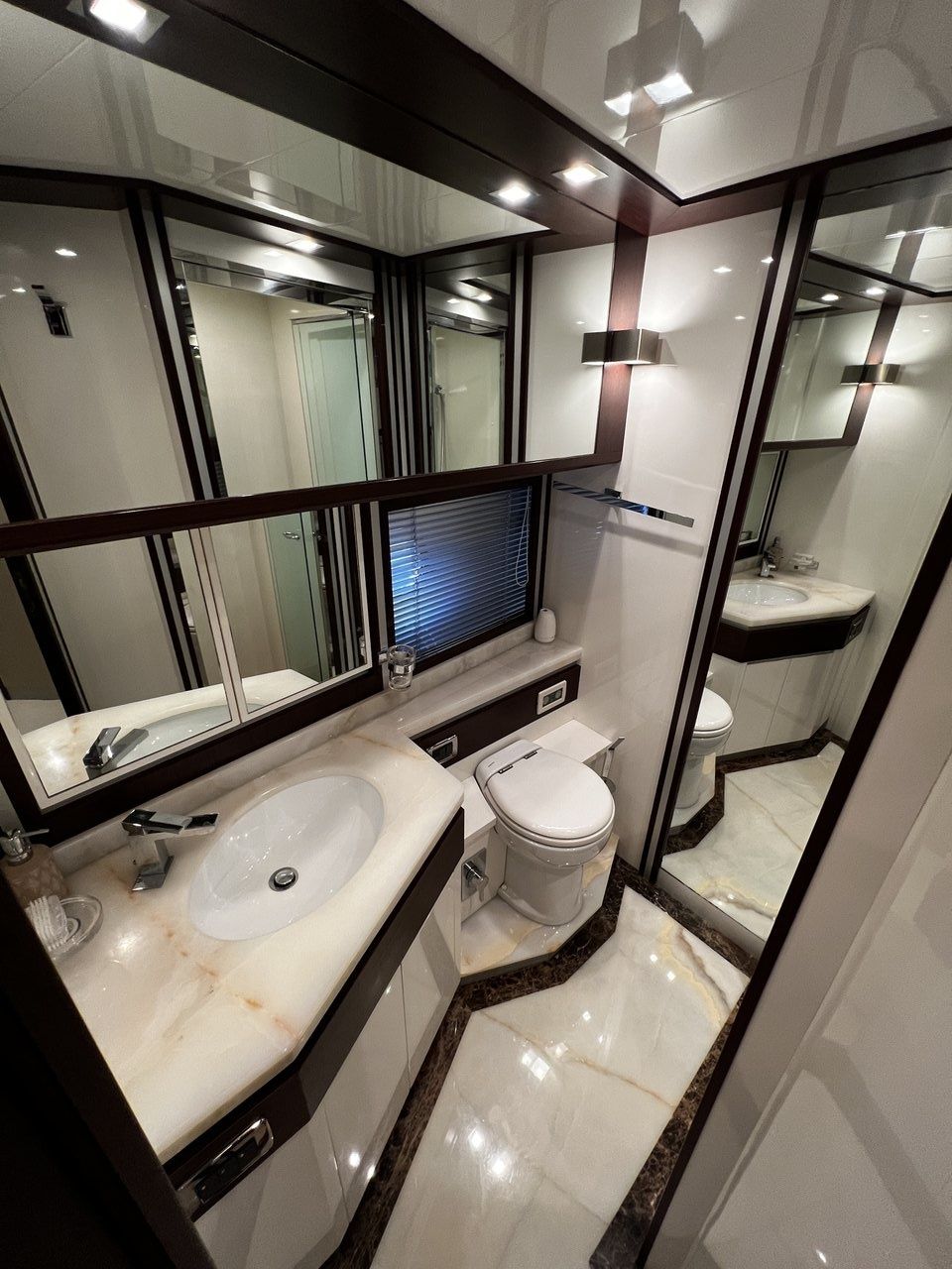 Dominator 680 | Quo Vadis