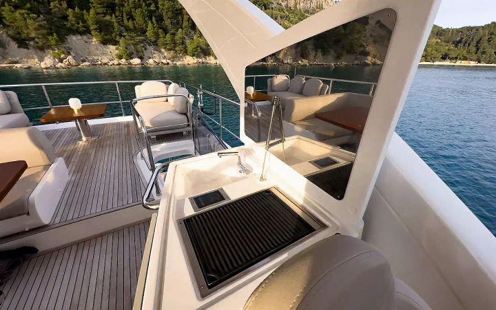 Azimut 55 | Be Happy