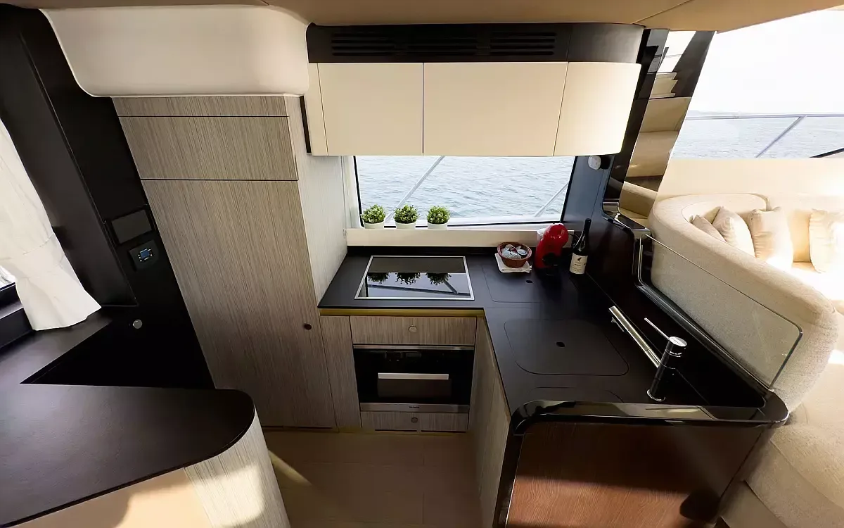 Azimut 55 | Be Happy