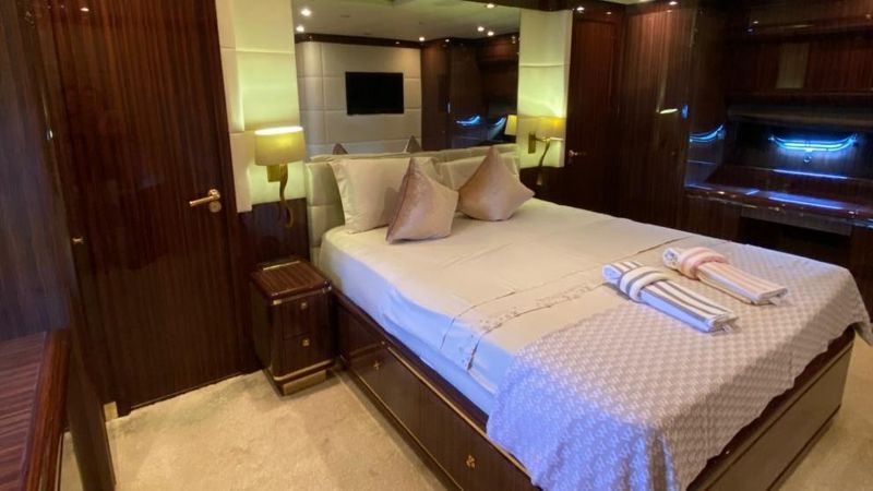 Leopard 105 | White Pearl