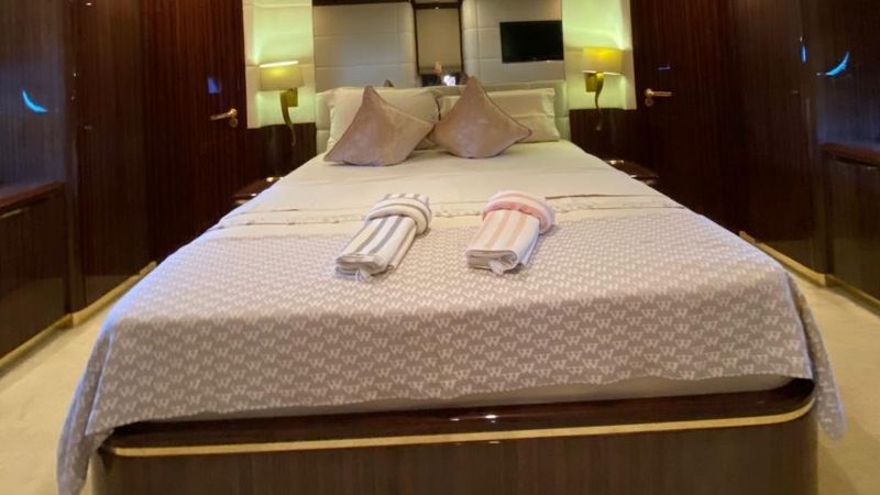 Leopard 105 | White Pearl