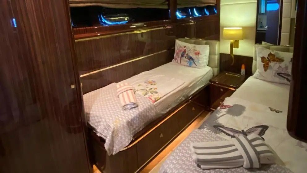 Leopard 105 | White Pearl