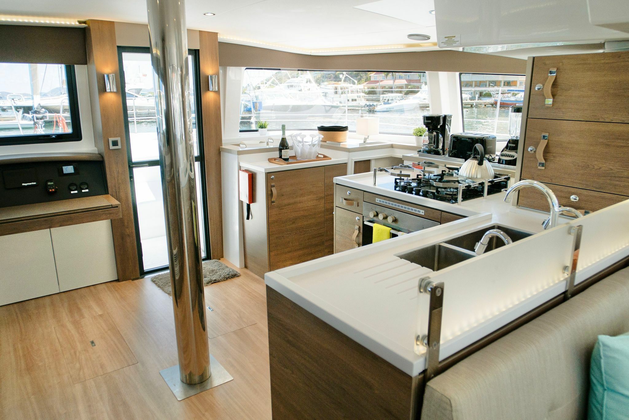 Bali 4.8 | CattyShack