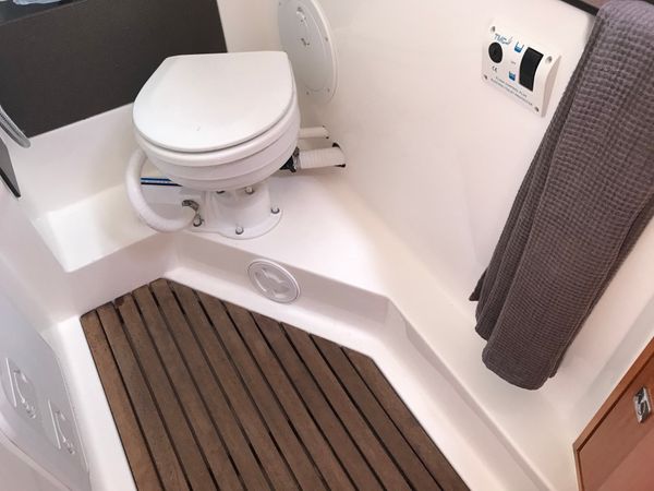 Bavaria Cruiser 33 | Brizo