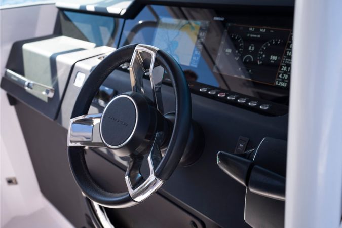 Axopar 37 Sun Top | Level 33