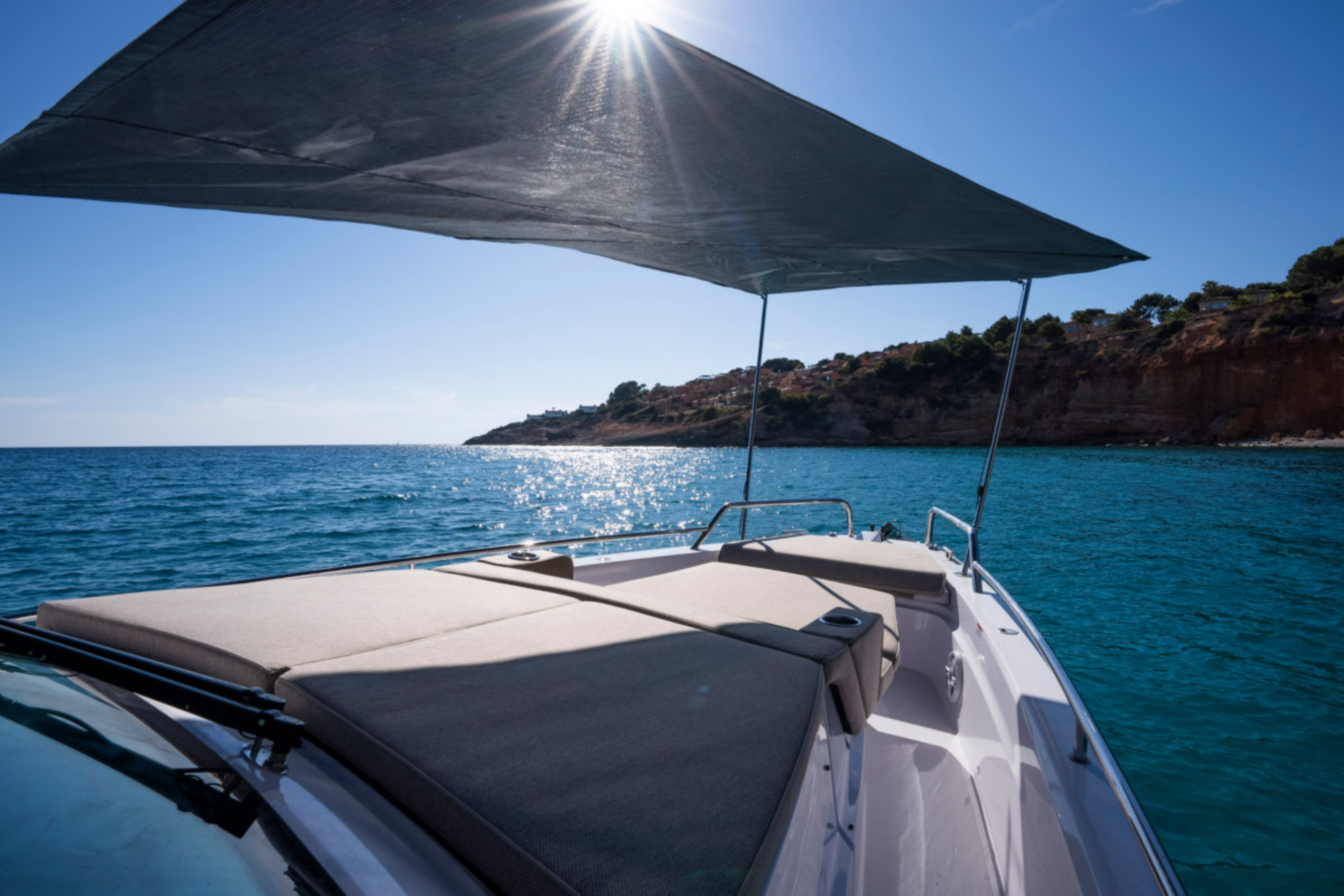 Axopar 37 Sun Top | Level 33