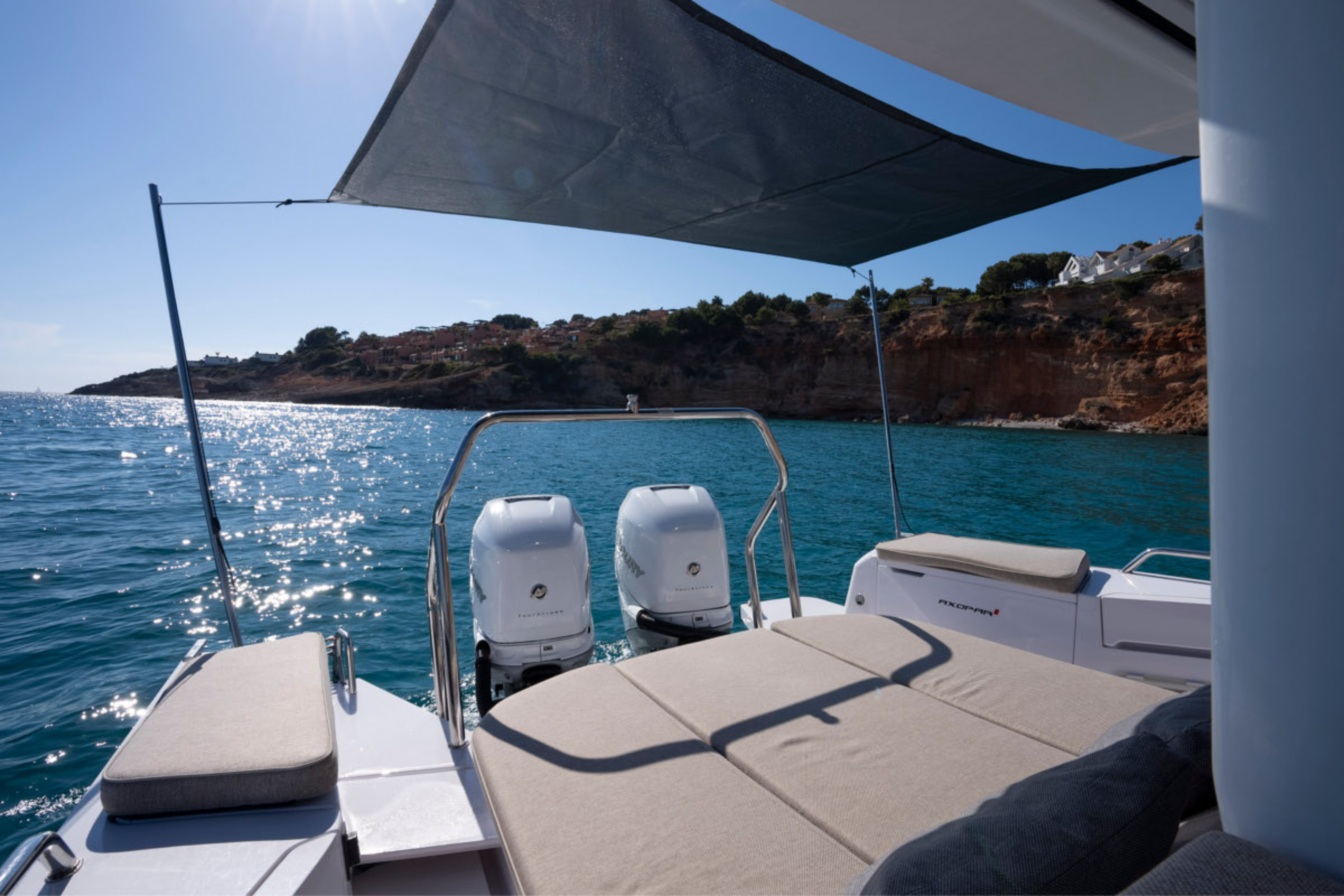 Axopar 37 Sun Top | Level 33