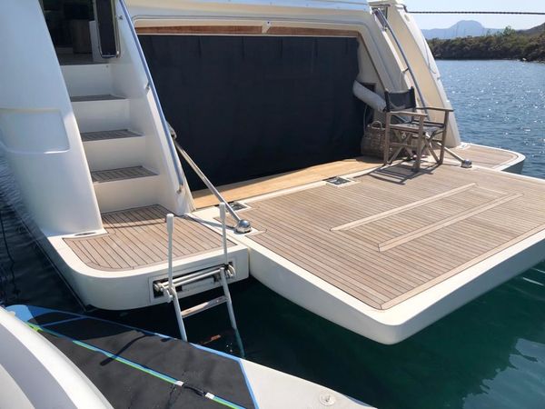 Ferretti 830 | Ferretti