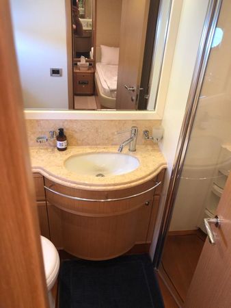 Ferretti 830 | Ferretti