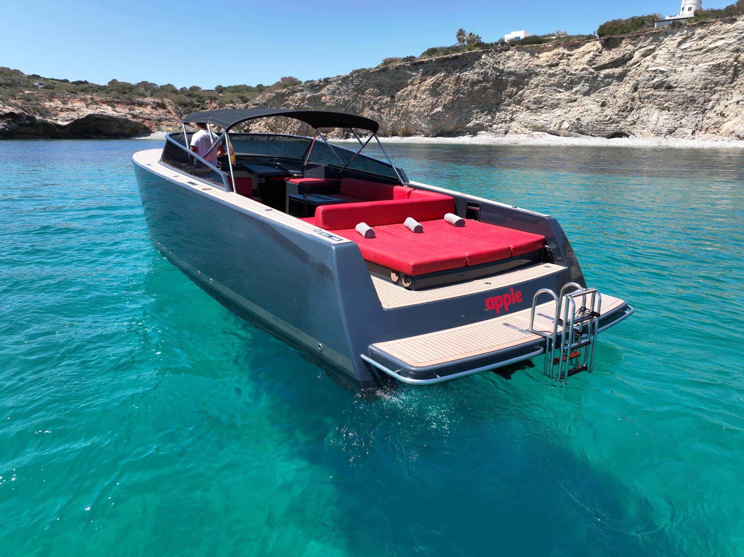 Van Dutch 40 | Apple