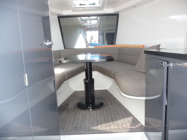 Van Dutch 40 | The New Smile