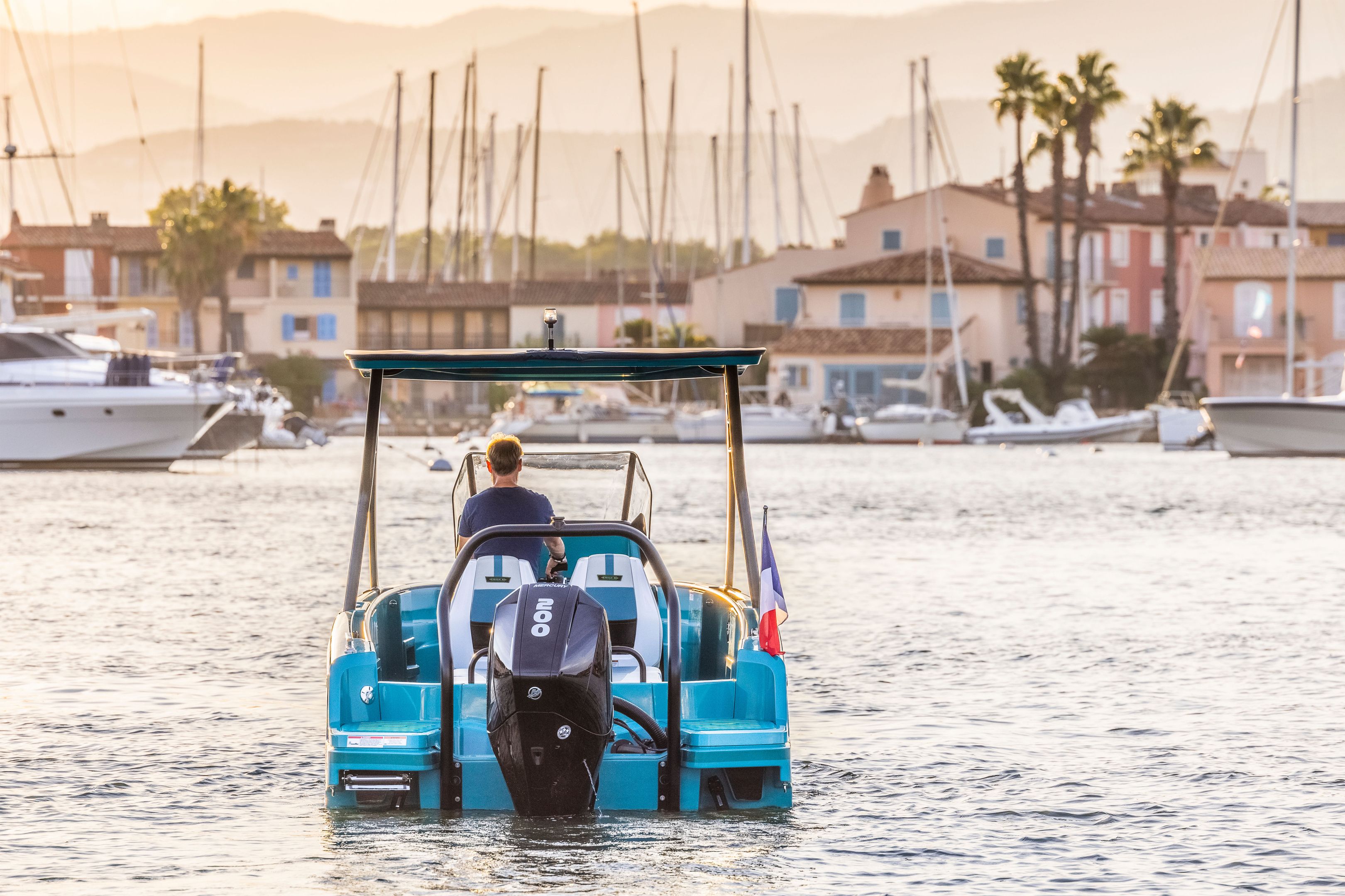 Axopar 22 | Jobe Revolve 1