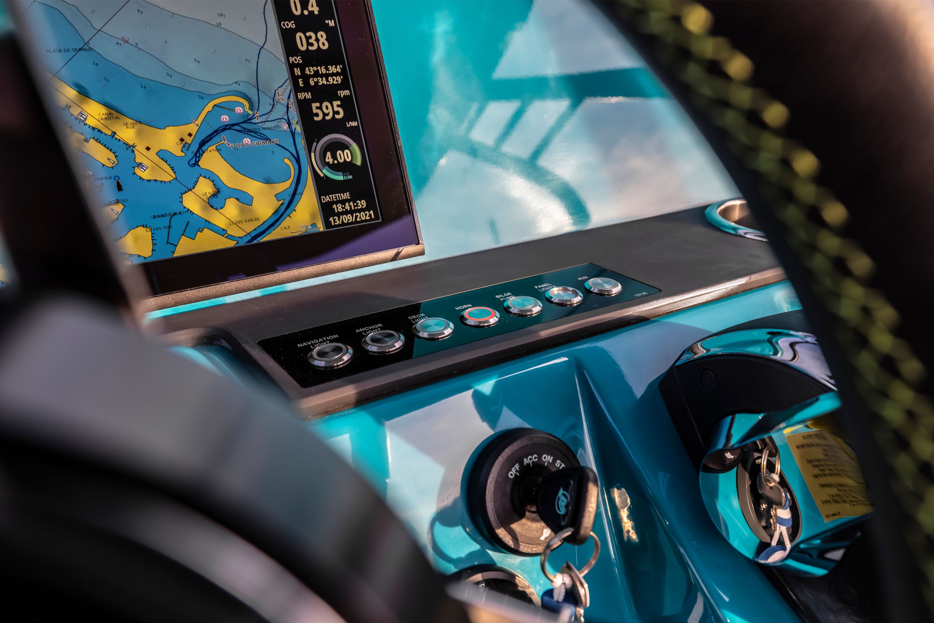 Axopar 22 | Jobe Revolve 1