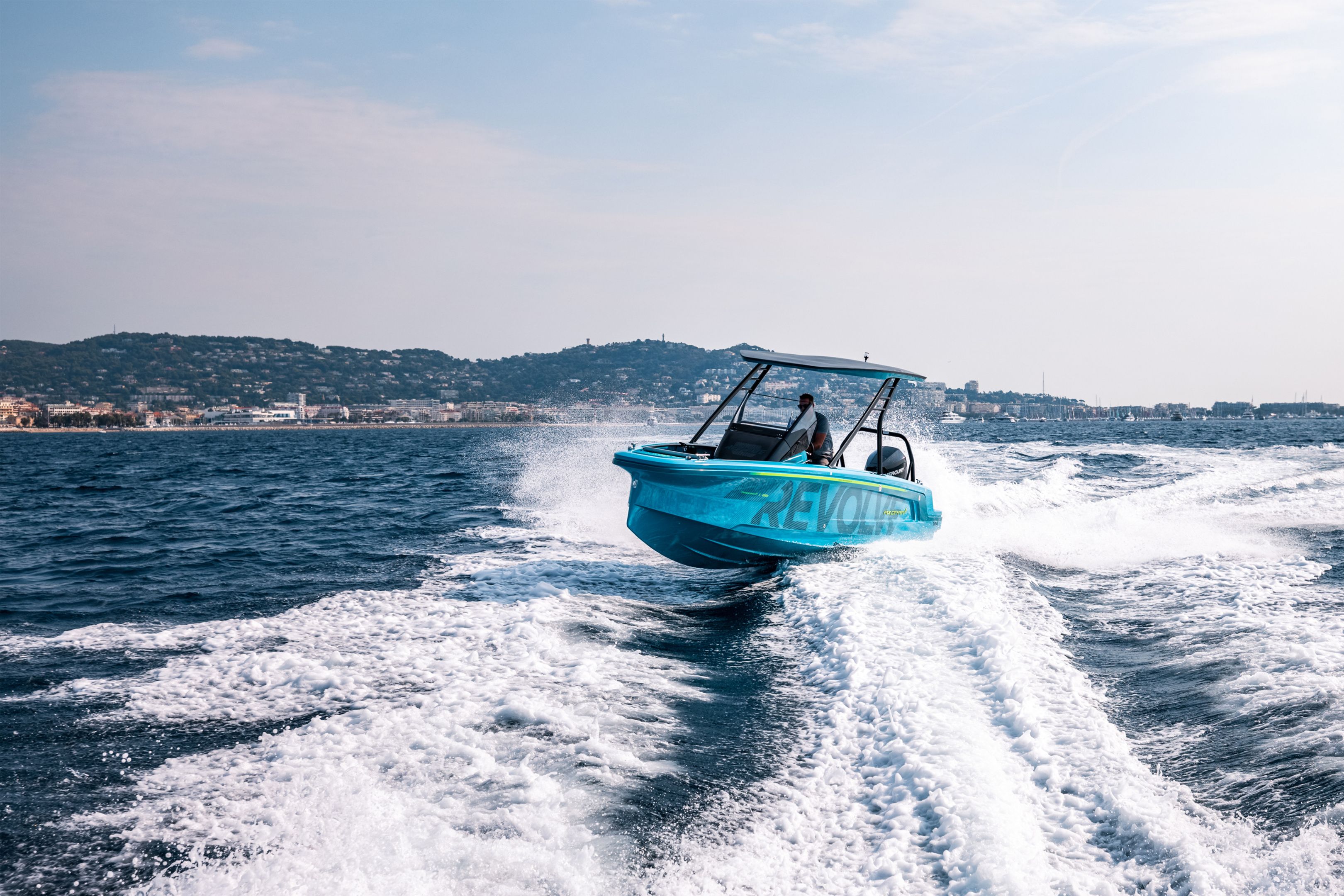 Axopar 22 | Jobe Revolve 1