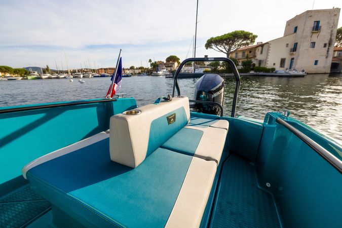 Axopar 22 | Jobe Revolve 1