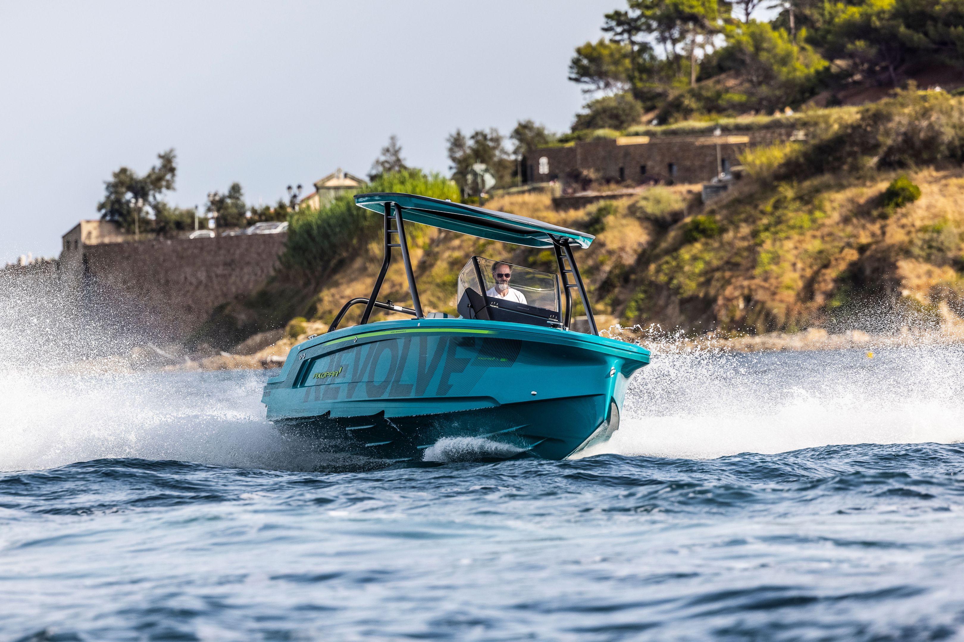 Axopar 22 | Jobe Revolve 1