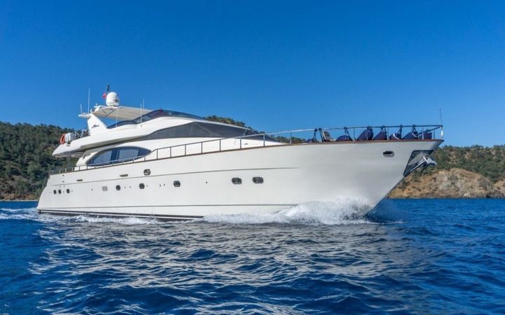 Azimut 85 F | Stoli