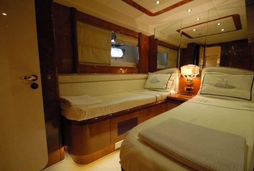 Azimut 85 F | Stoli
