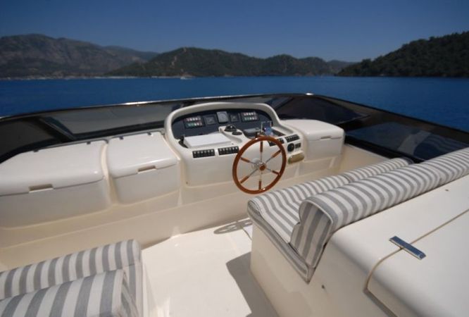 Azimut 85 F | Stoli