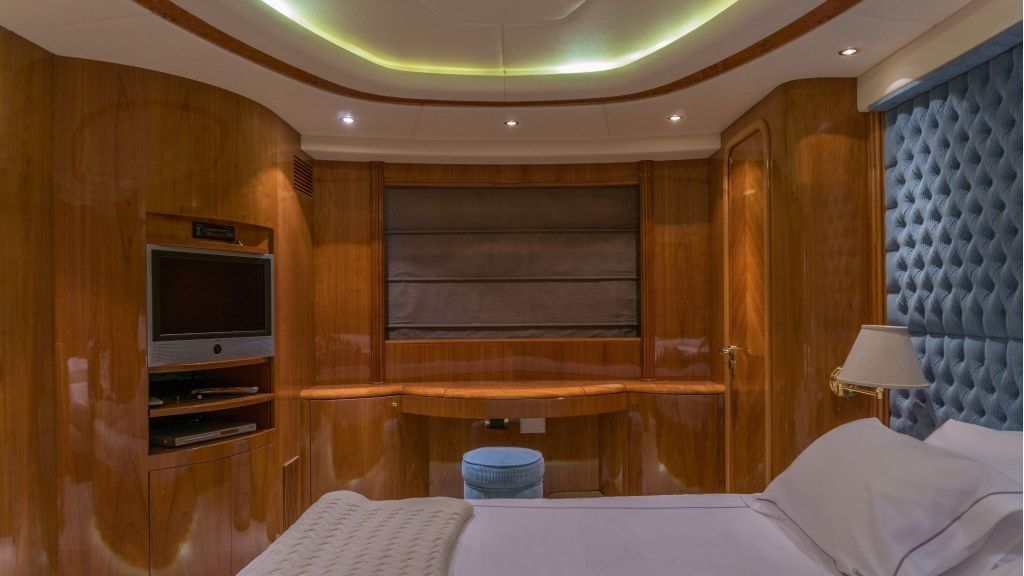 Azimut 85 F | Stoli