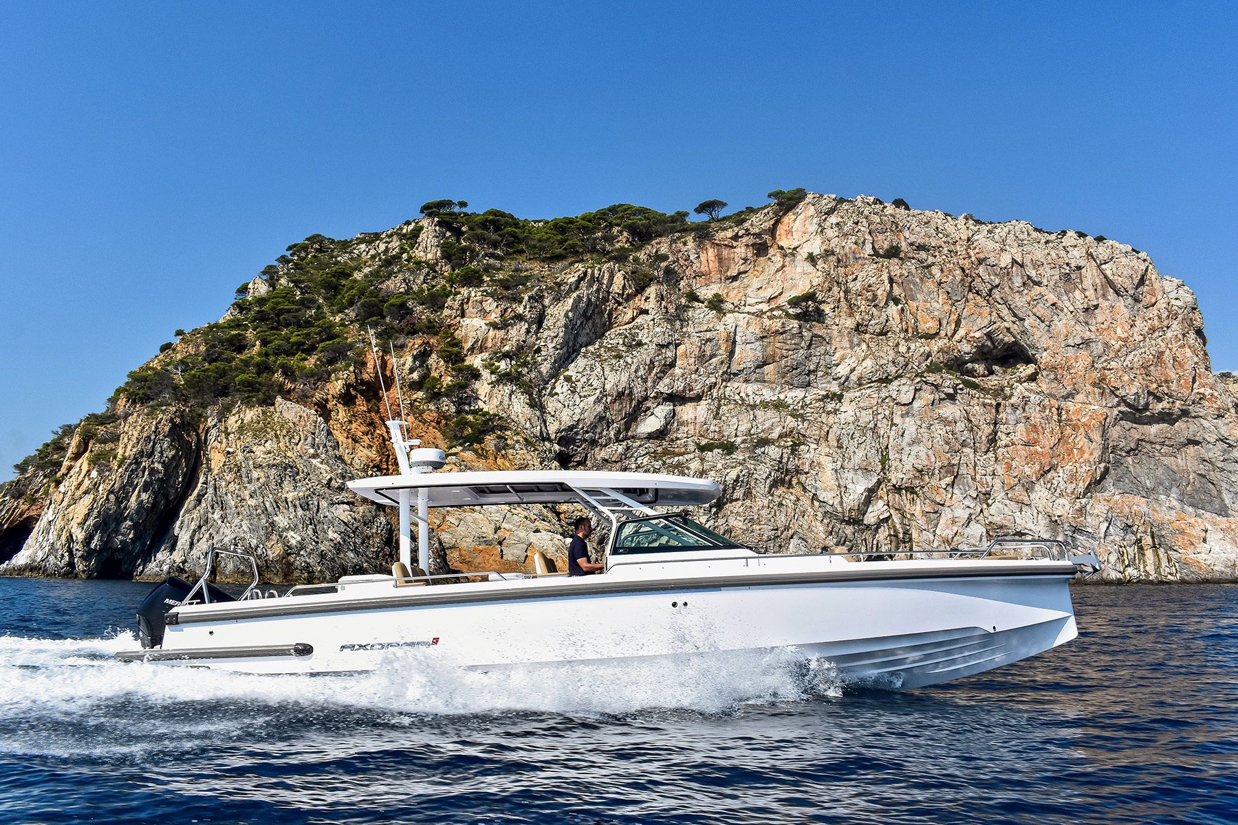 Axopar 37 Sun Top | Rana