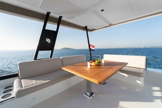 Fountaine Pajot MY6 | Family 2.0