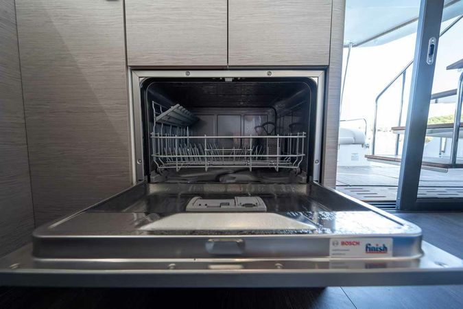 Fountaine Pajot MY6 | Family 2.0