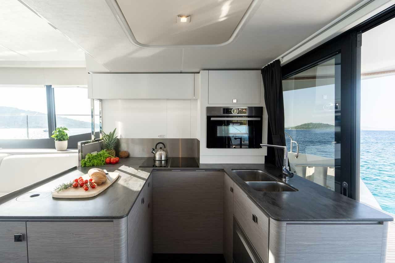 Fountaine Pajot MY6 | Family 2.0