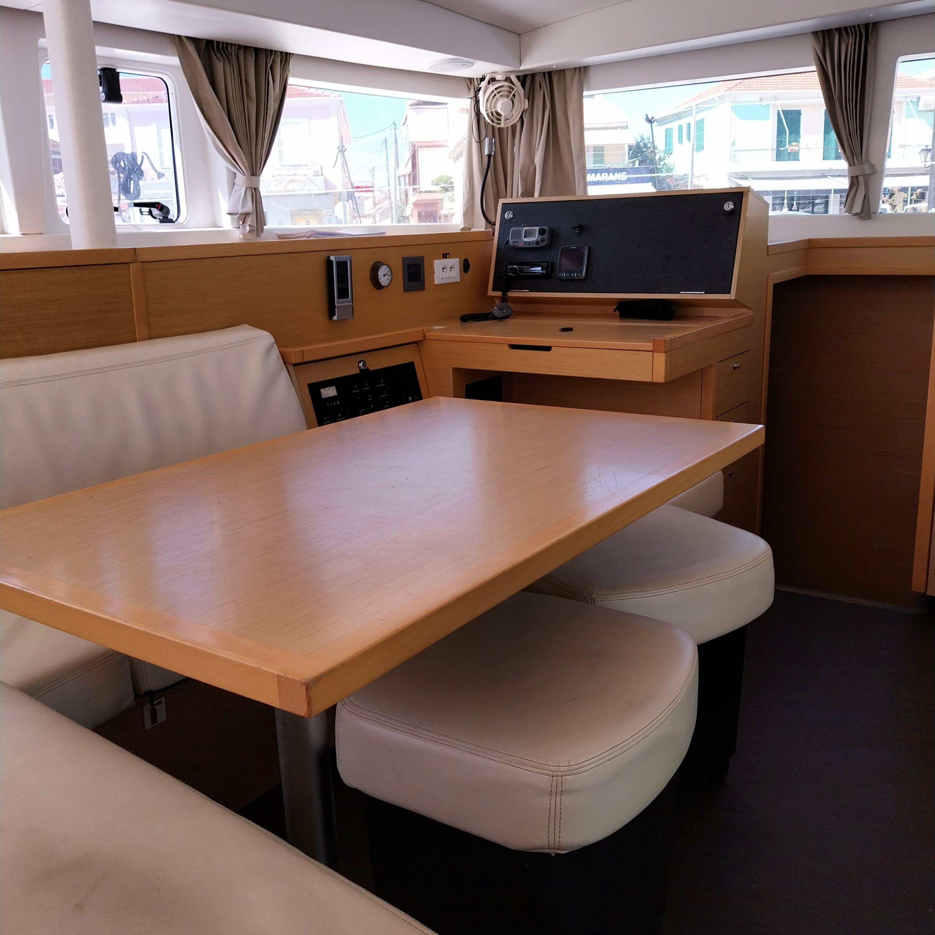 Lagoon 400 S2 | Footprints