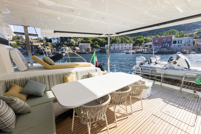 Lagoon 55 | Cara