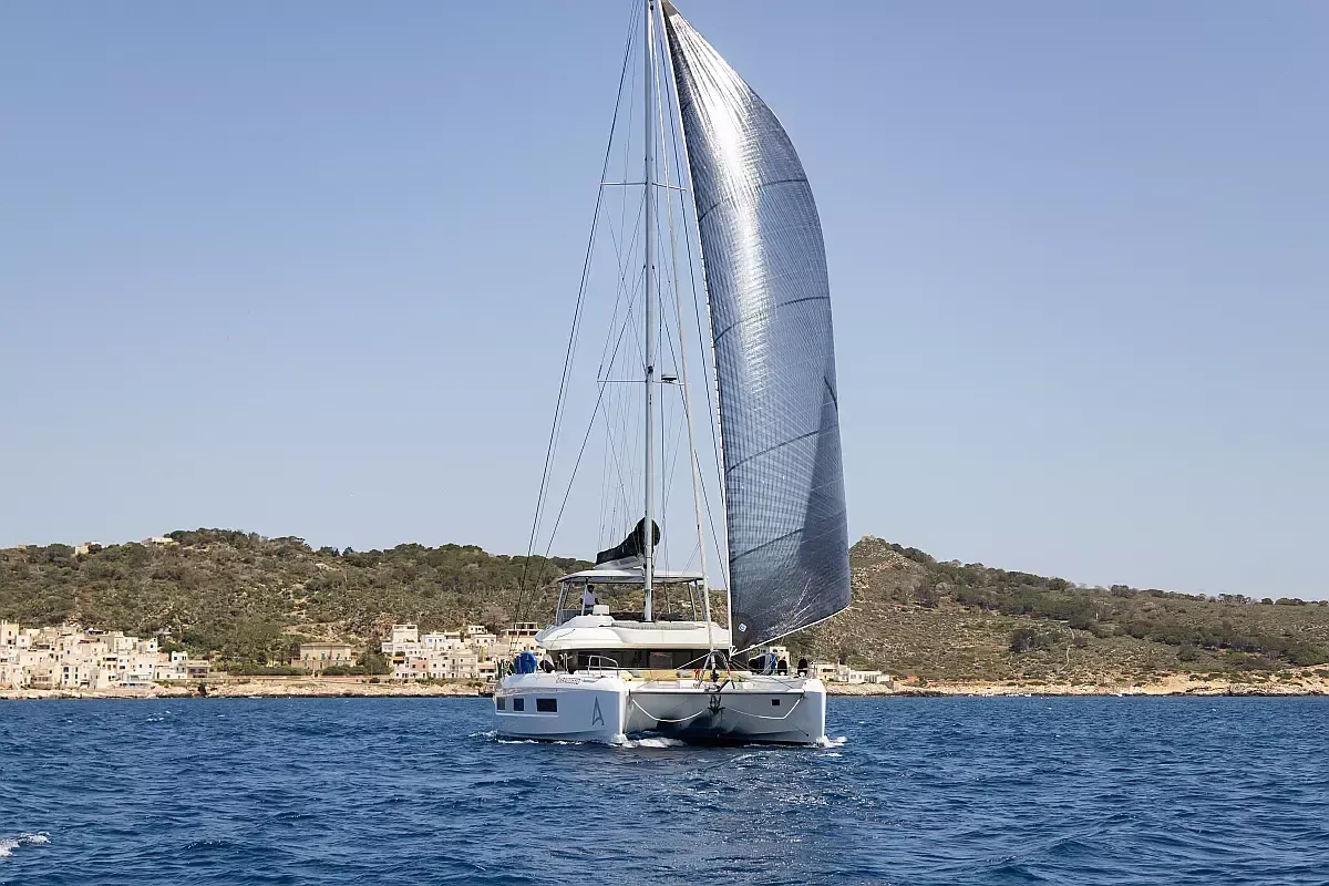 Lagoon 55 | Cara
