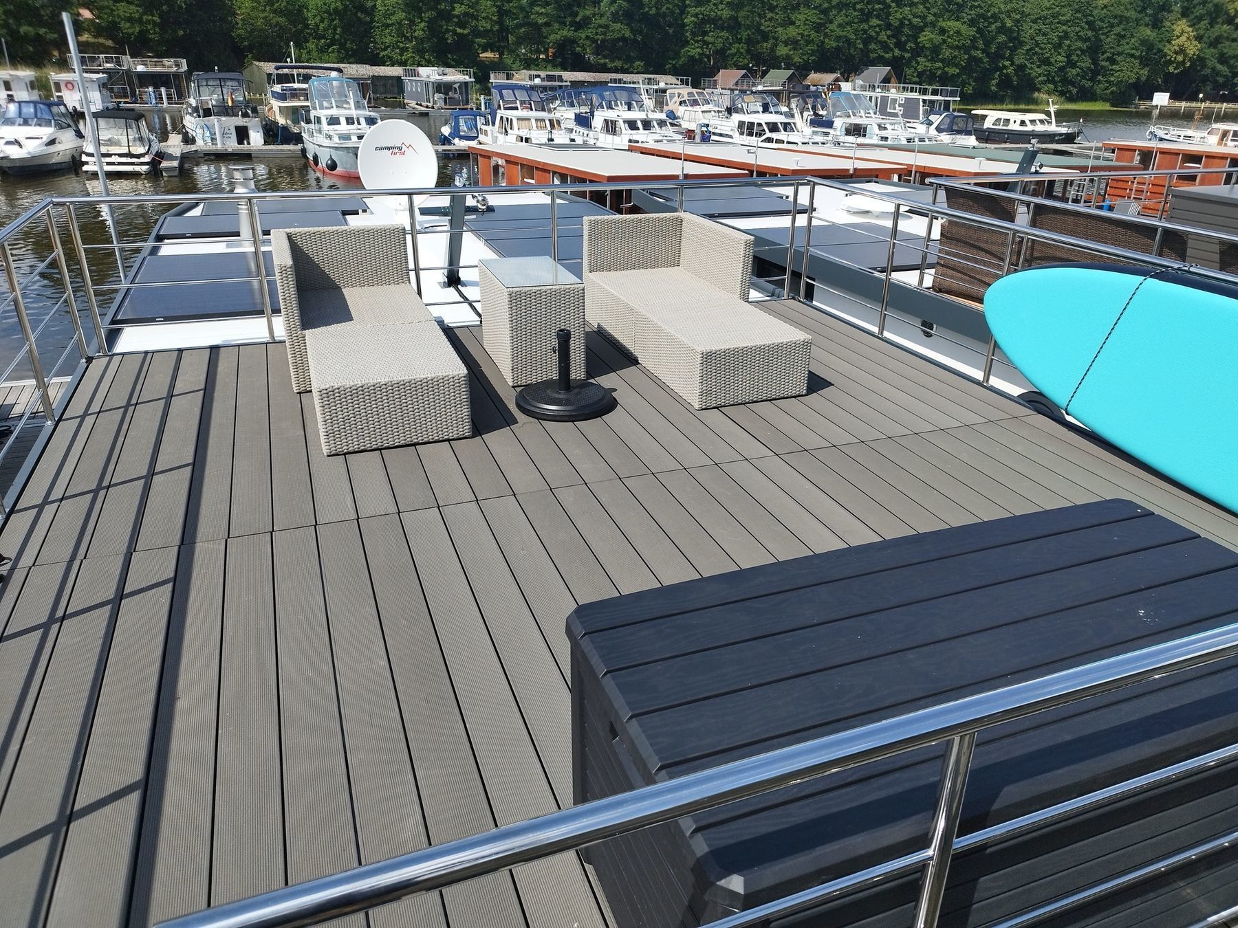 Waterbus S.C. Independent 10 | H + M Lounge