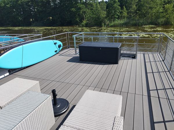 Waterbus S.C. Independent 10 | H + M Lounge