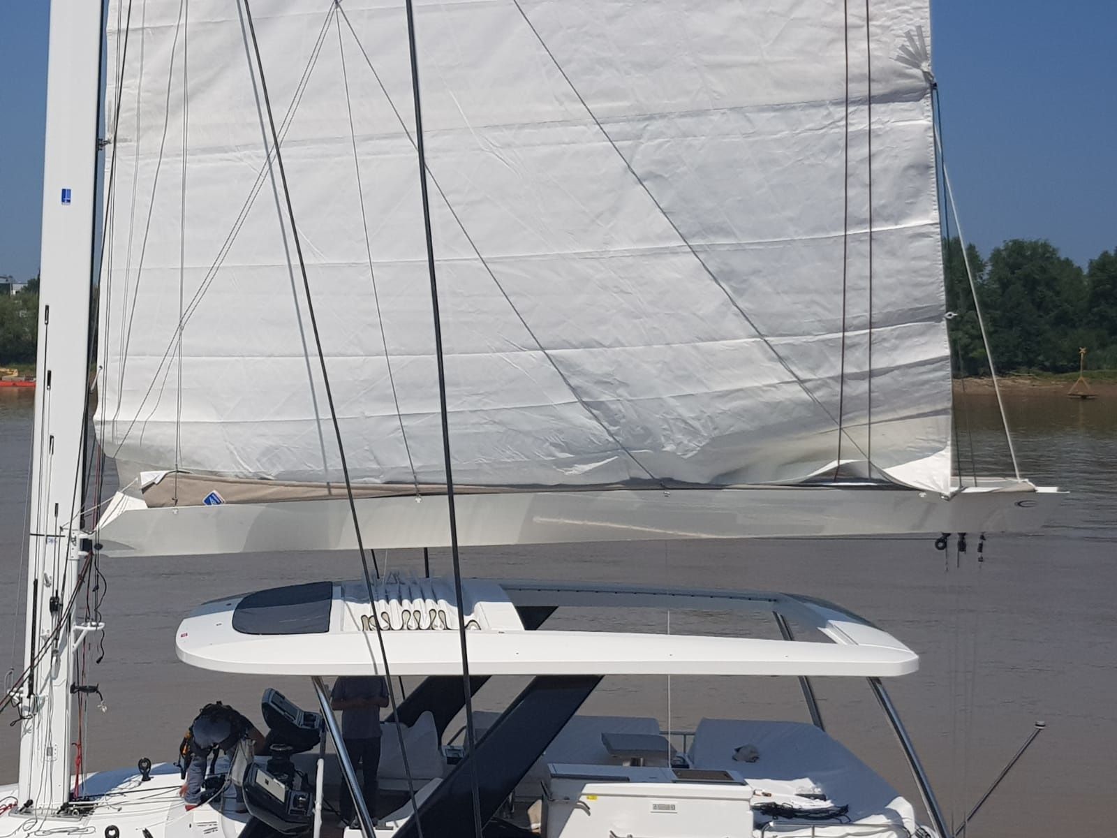 Lagoon Sixty 5 | White Caps