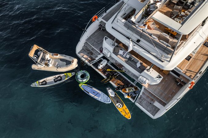 Lagoon Sixty 5 | White Caps