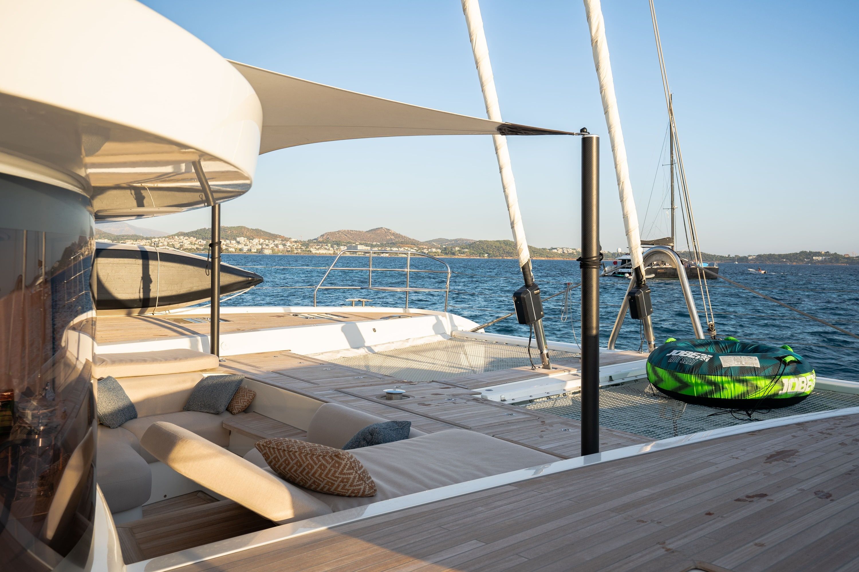 Lagoon Sixty 5 | White Caps