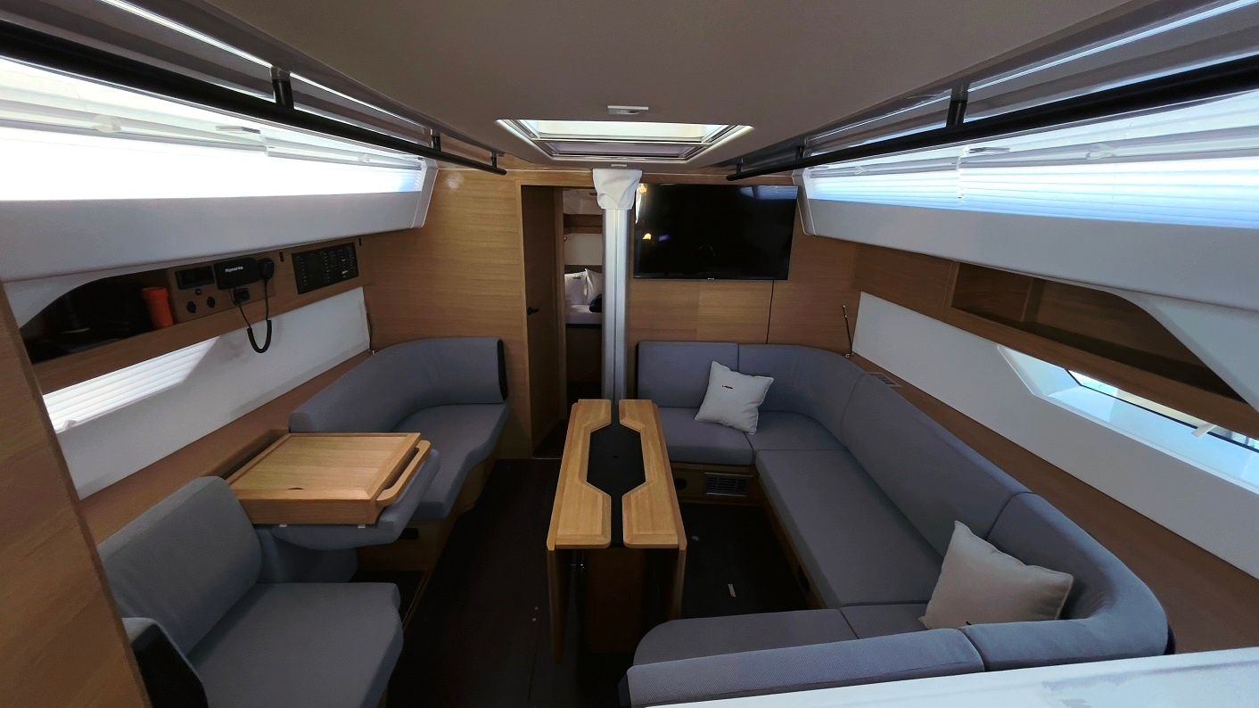 Elan E6 | Black Panther