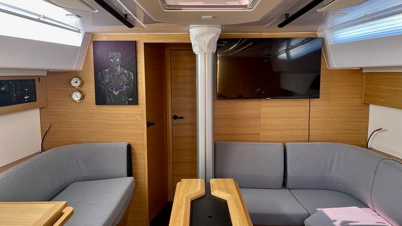 Elan E6 | Black Panther