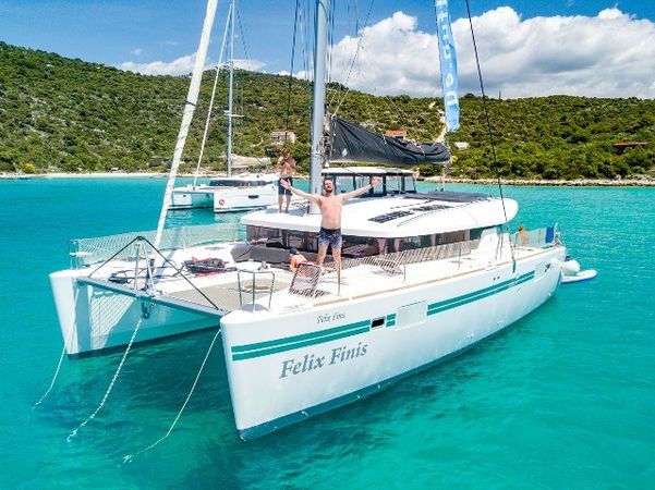 Lagoon 450 S | Felix Finis